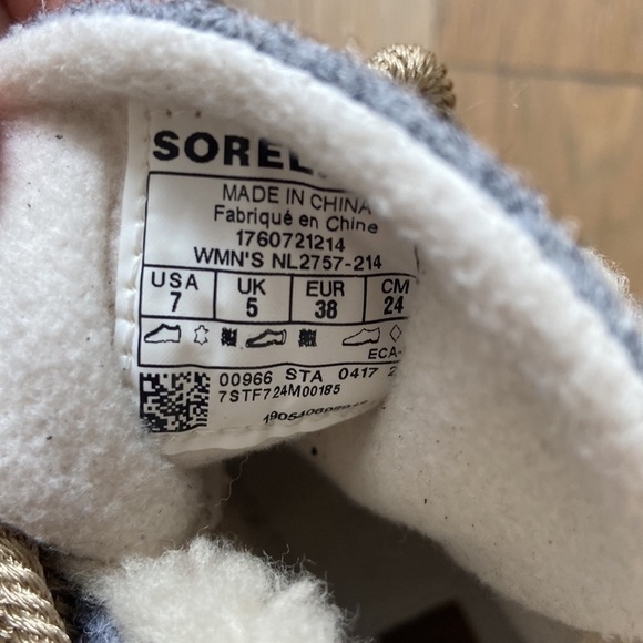 Sorel Sneakchic Alpine Holiday Boots - Picture 6 of 7